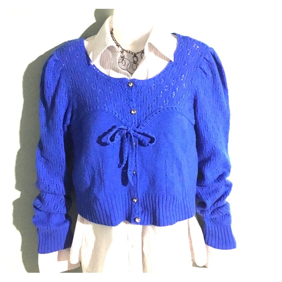 Anthropologie Sweaters - Anthro knitted & knotted cropped cardigan